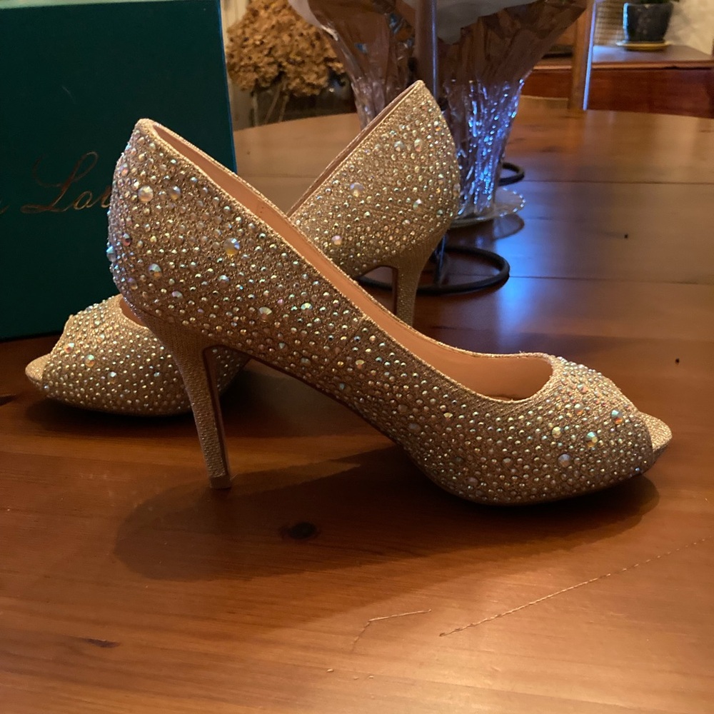 Lauren Lorraine Glittering Champagne Sparkle Heels NWT